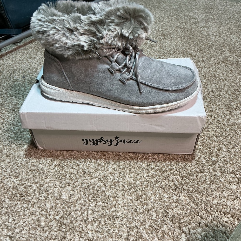 Gypsy Jazz Light Gray Winter Boots with Faux Fur Trim